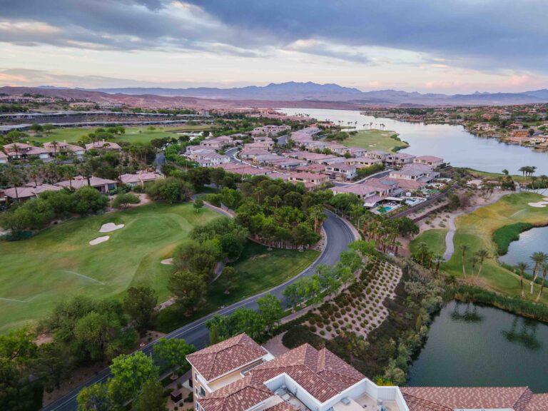 Community Lake Las Vegas